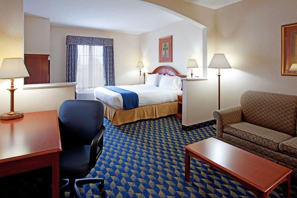 Holiday Inn Express & Suites Orangeburg By Ihg Exterior photo