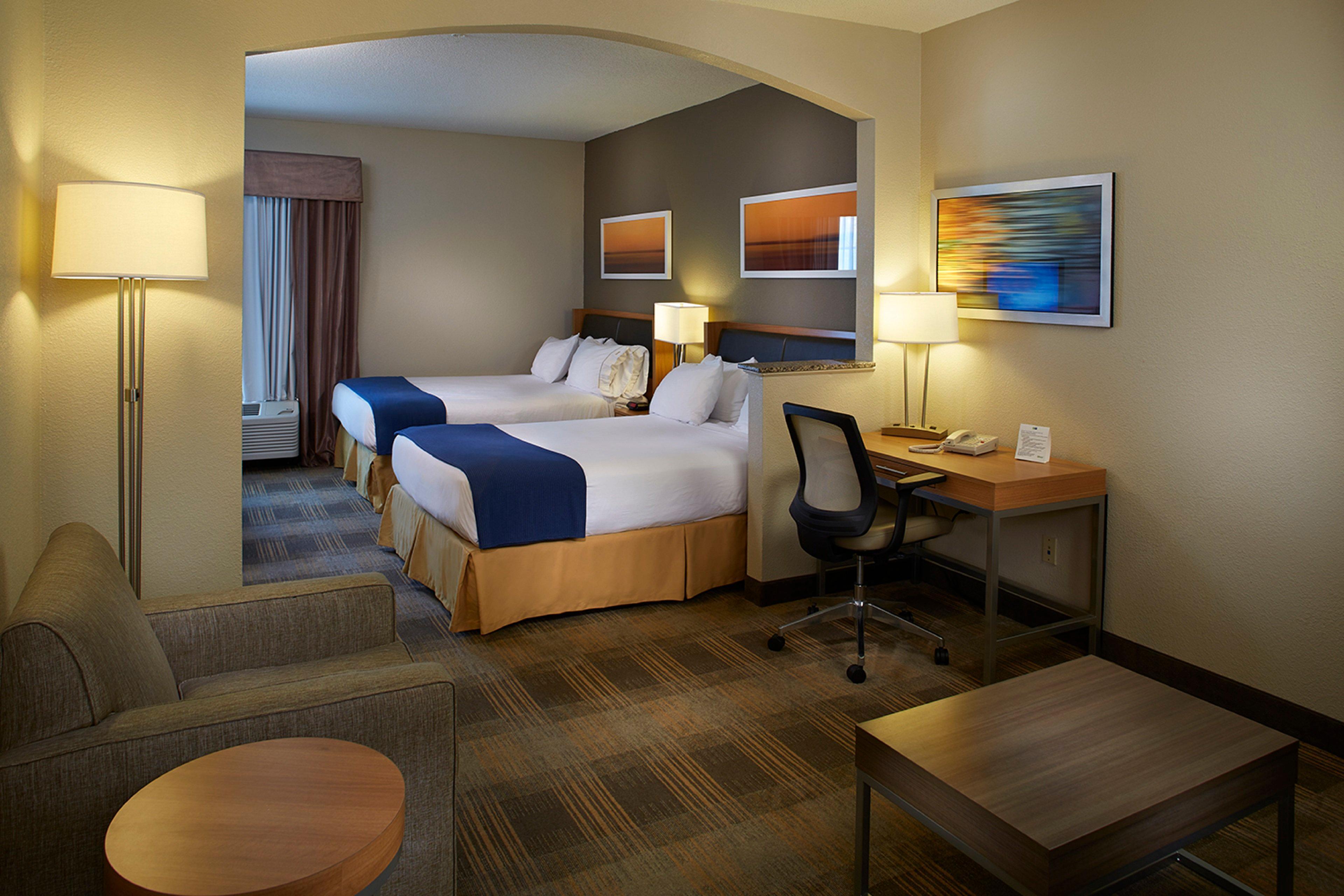 Holiday Inn Express & Suites Orangeburg By Ihg Exterior photo