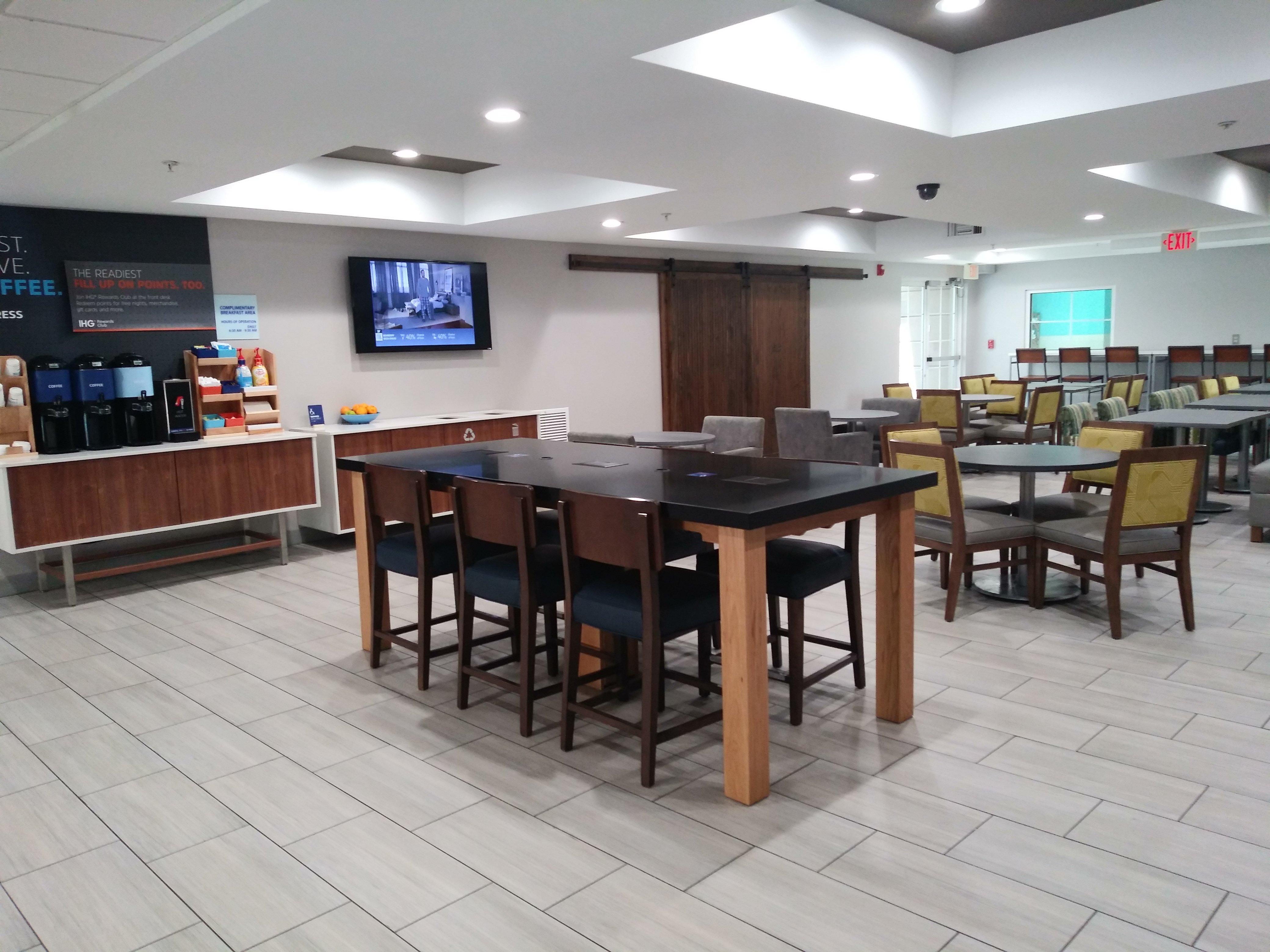 Holiday Inn Express & Suites Orangeburg By Ihg Exterior photo